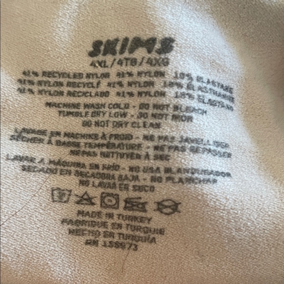 SKIMS sculpture Bodysuit 4X - Picture 2 of 6